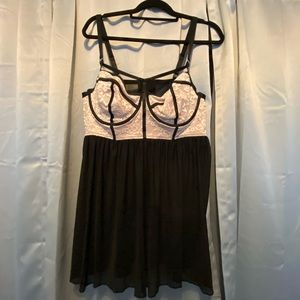 NWOT Torrid Black & Blush Lace Babydoll